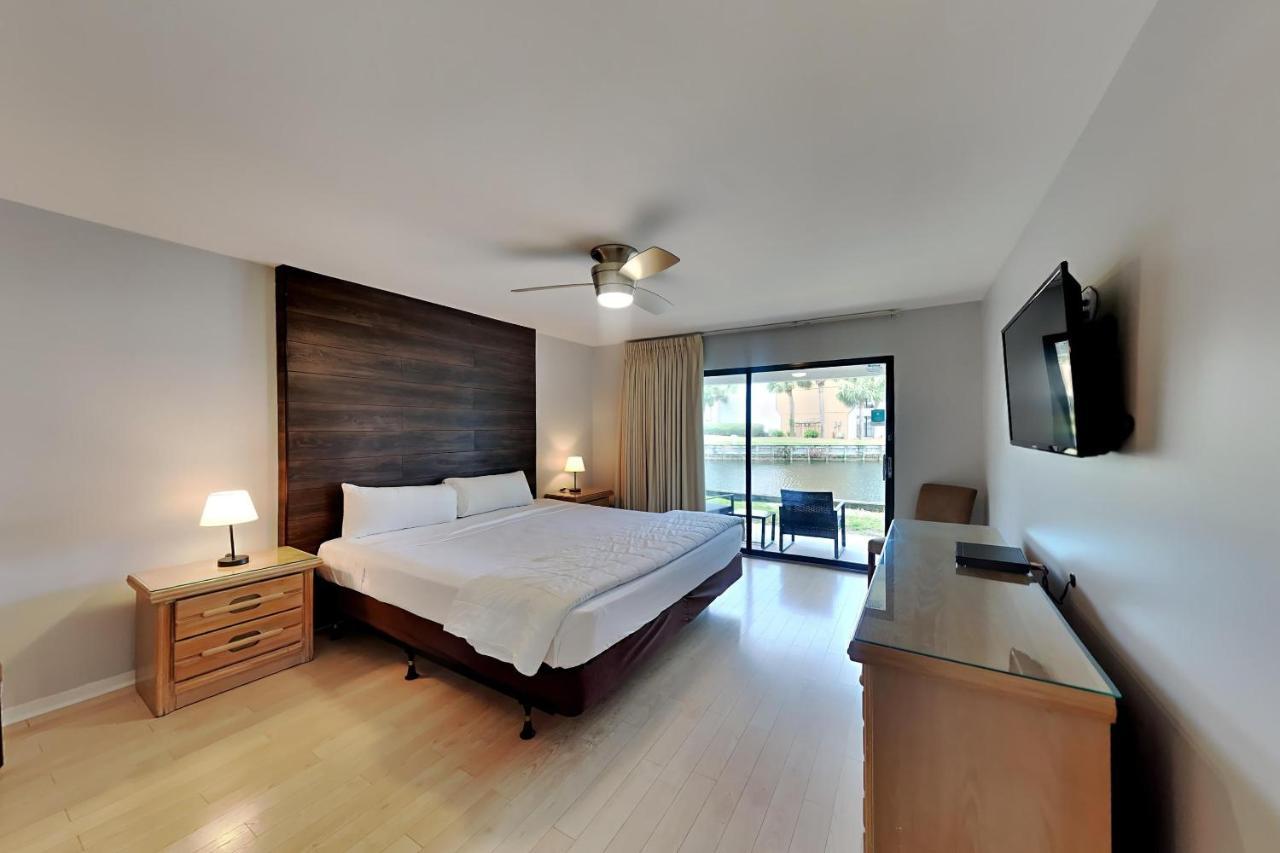 Edgewater 2104
